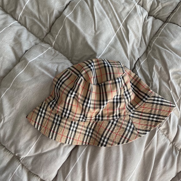Burberry pattern bucket hat - Picture 4 of 11